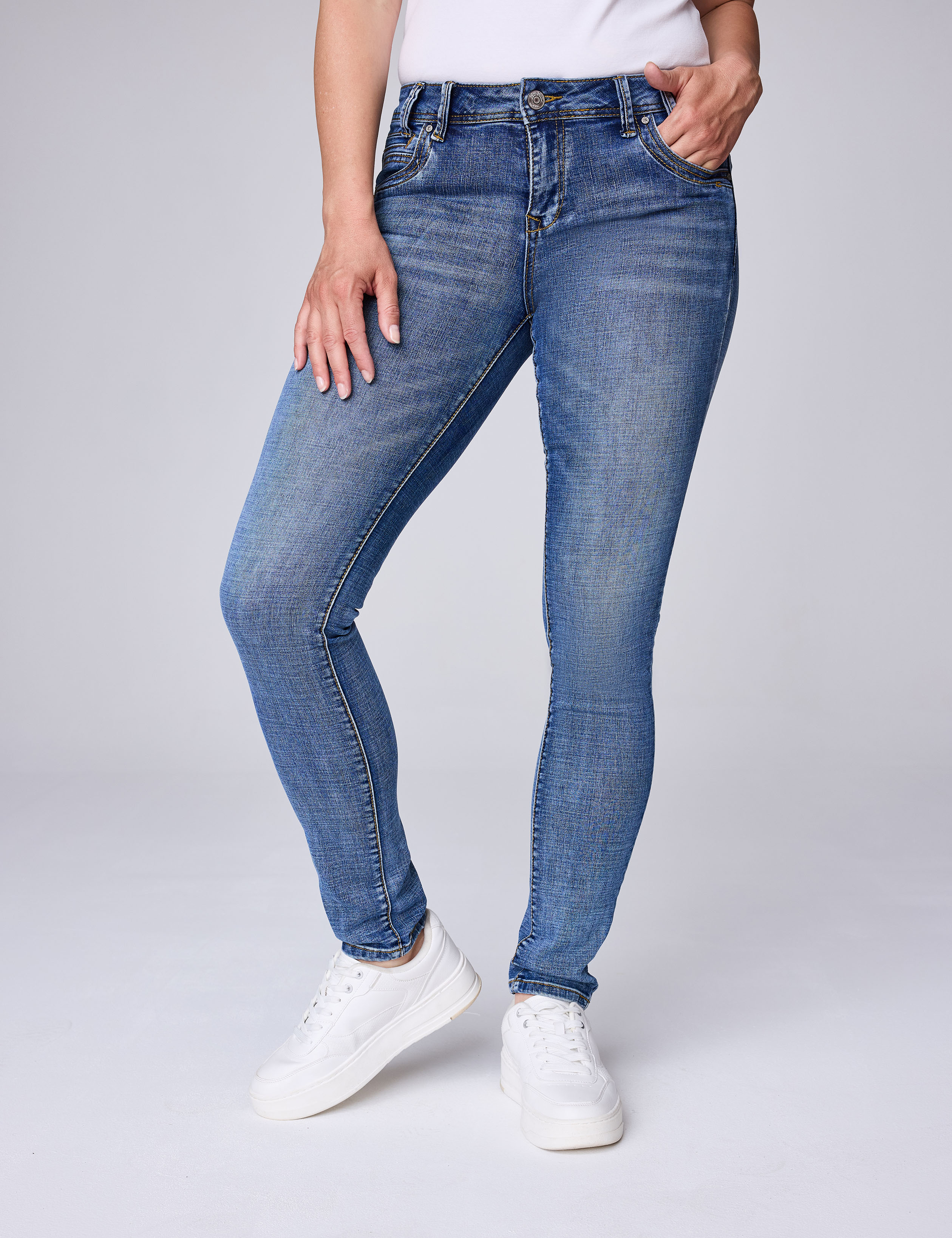 CARO Skinny Fit Jeans, medium waist