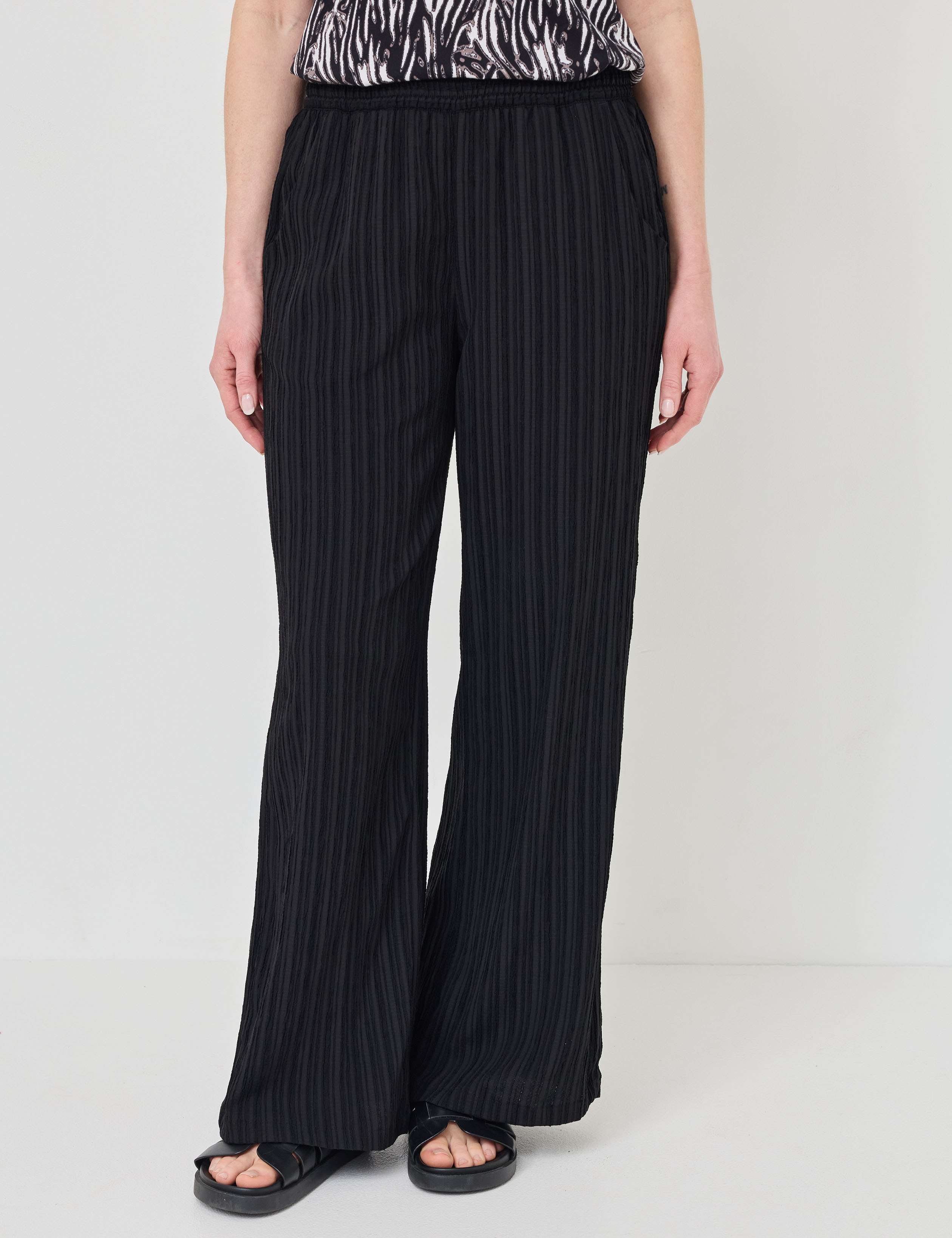 Leichte Schlupfhose m. Struktur