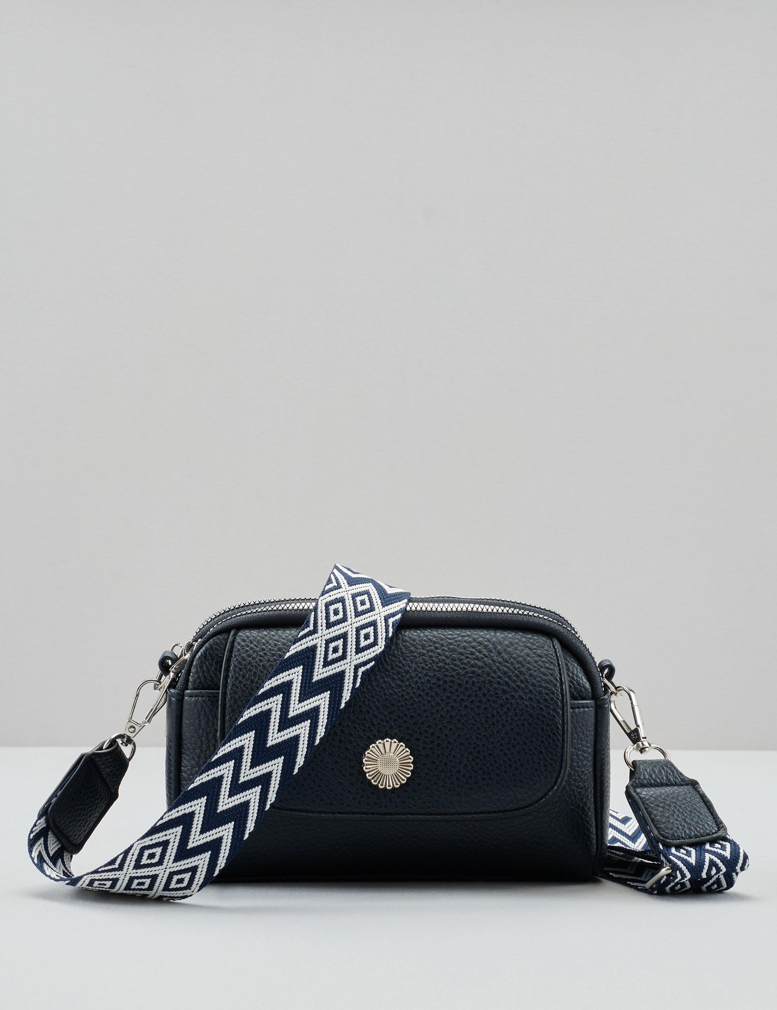 Kleine Crossbody-Bag, Kontrastgurt