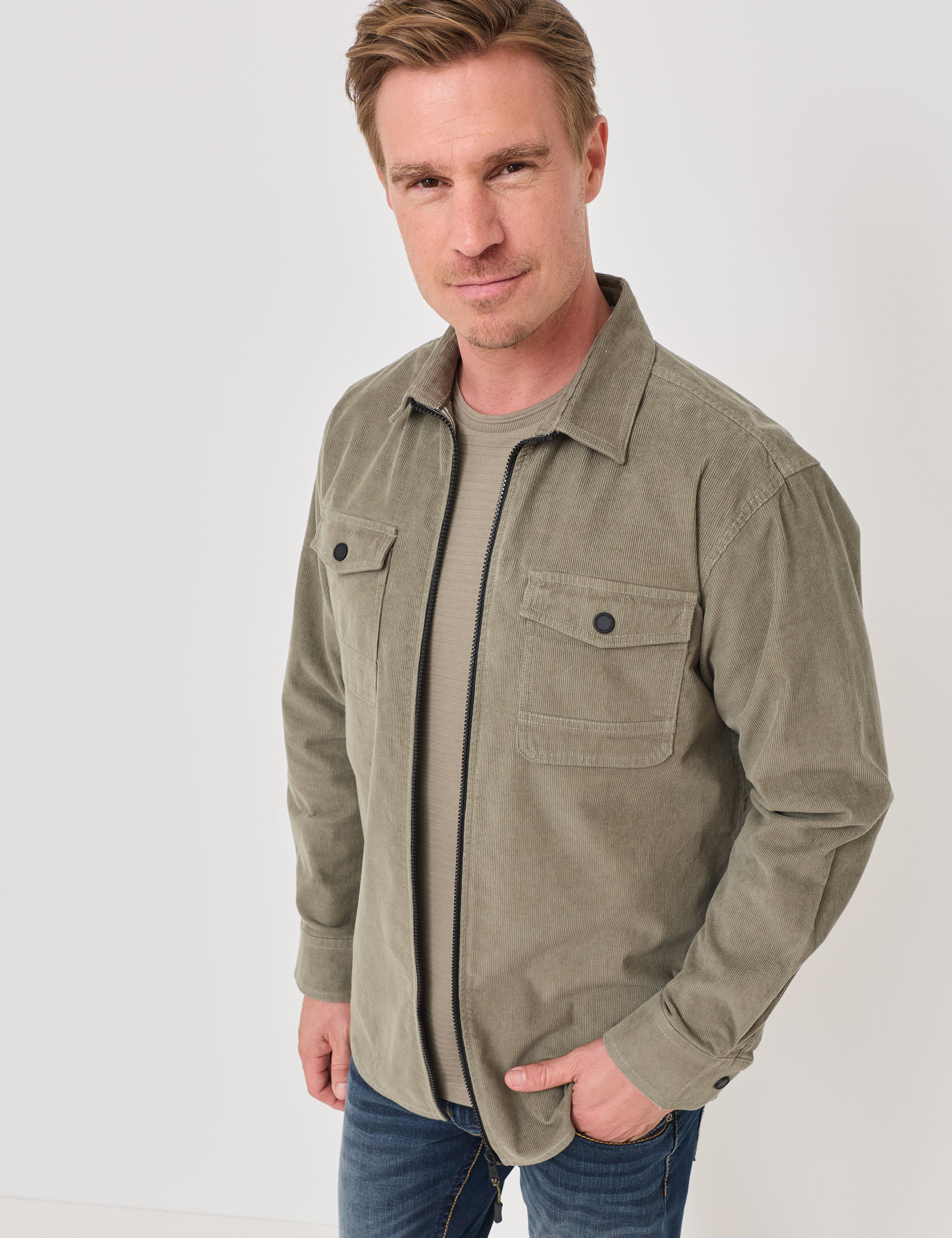 Robustes Overshirt aus Cord, m. Zip