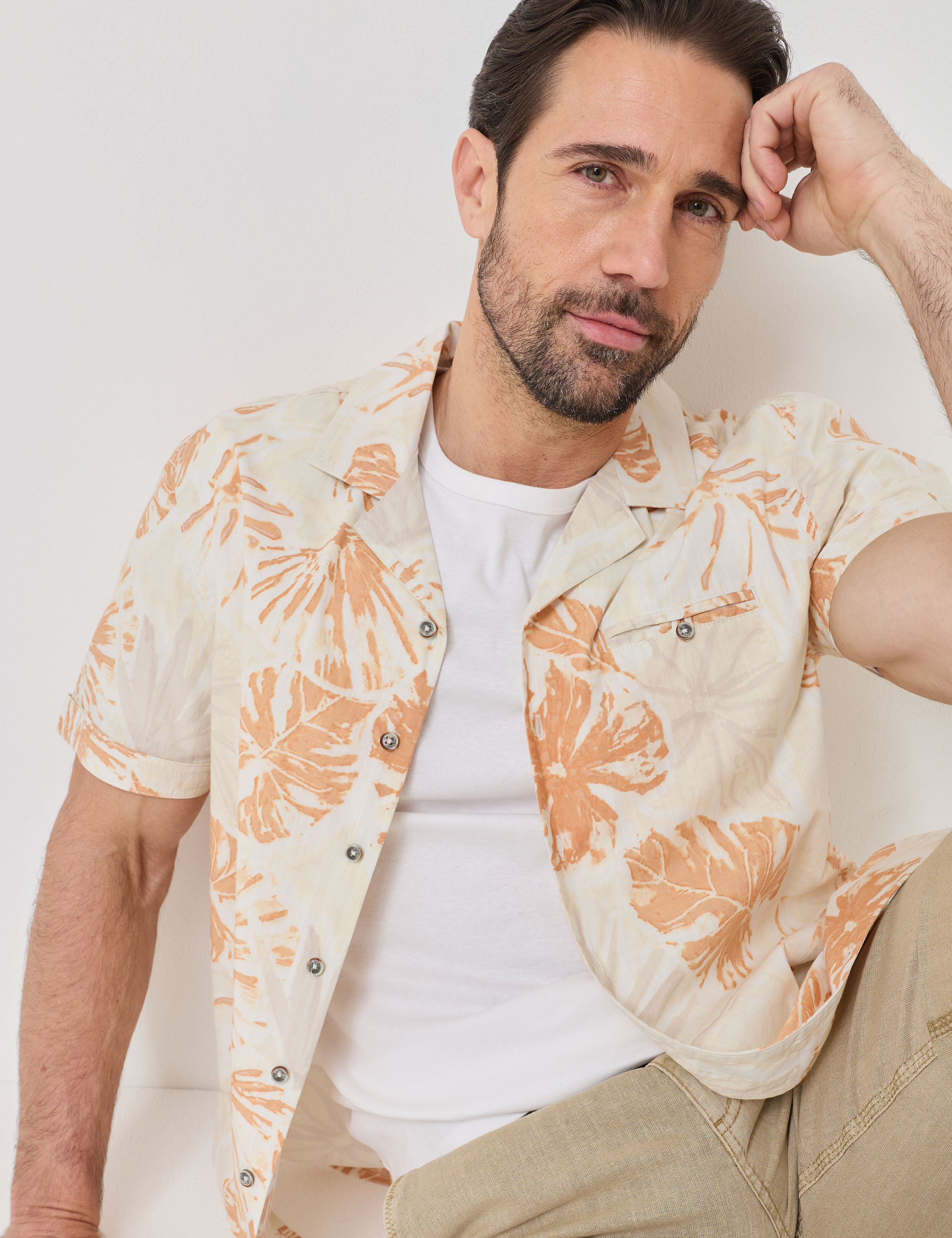 Luftiges Sommer-Hemd mit Blumen