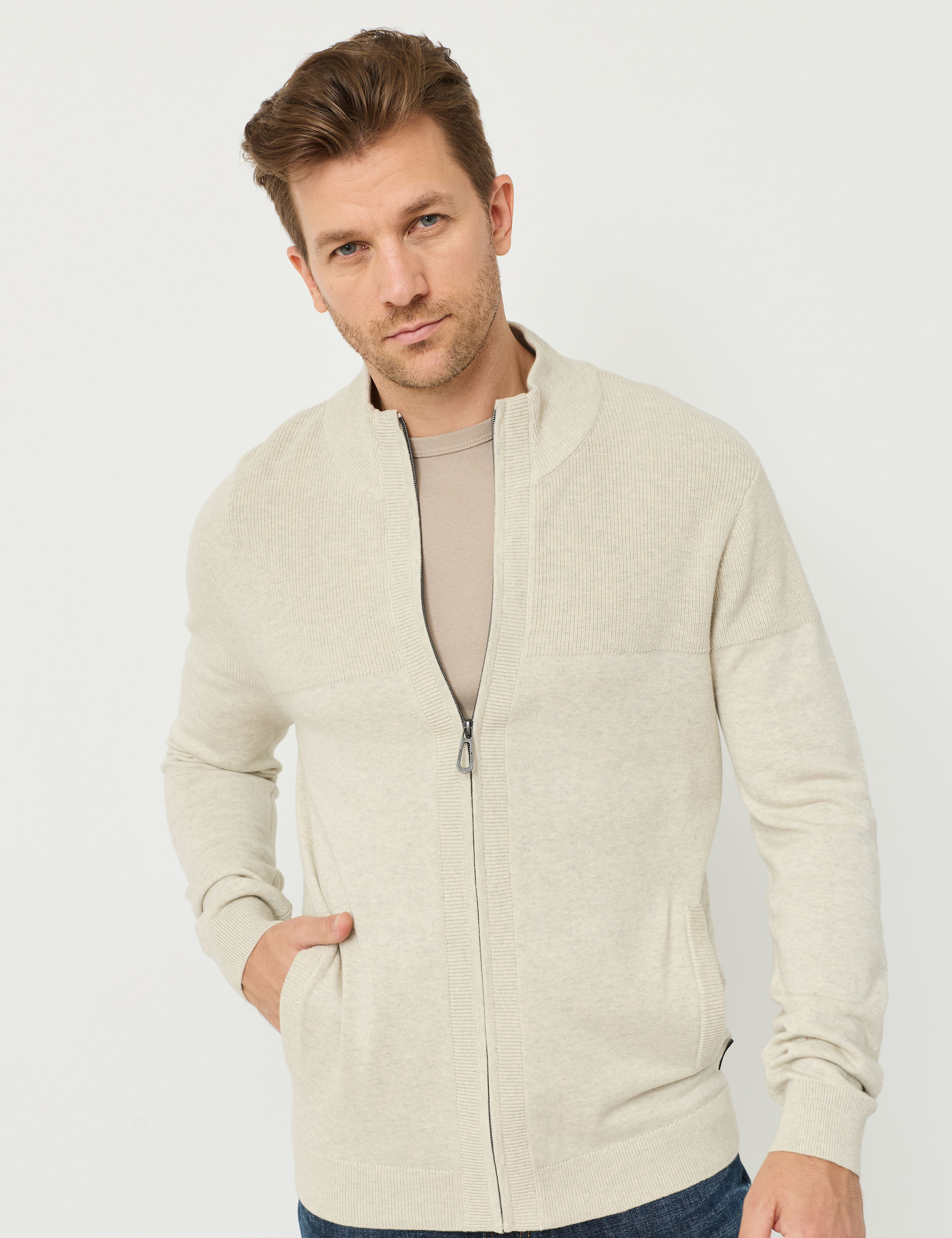Strickjacke mit Stehkragen & Zipp
