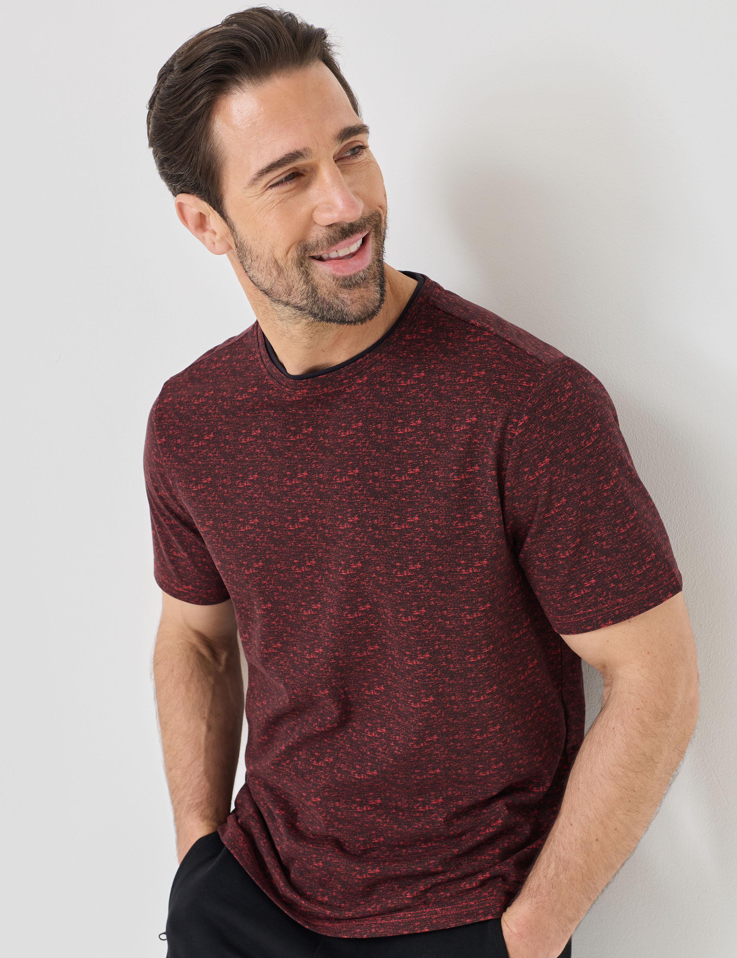 Basic T-Shirt mit dezentem Print