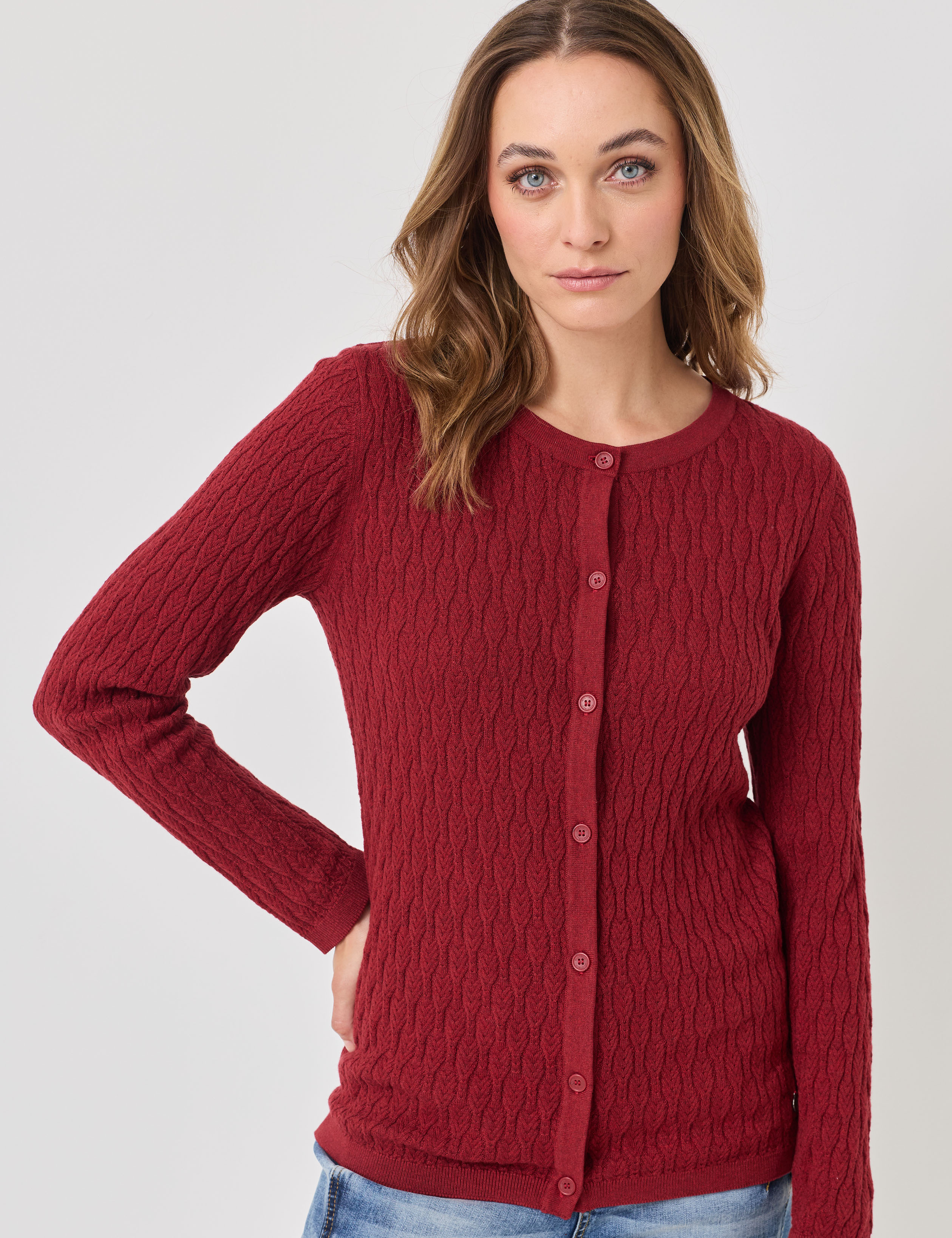Leichte Strickjacke mit Zopfmuster