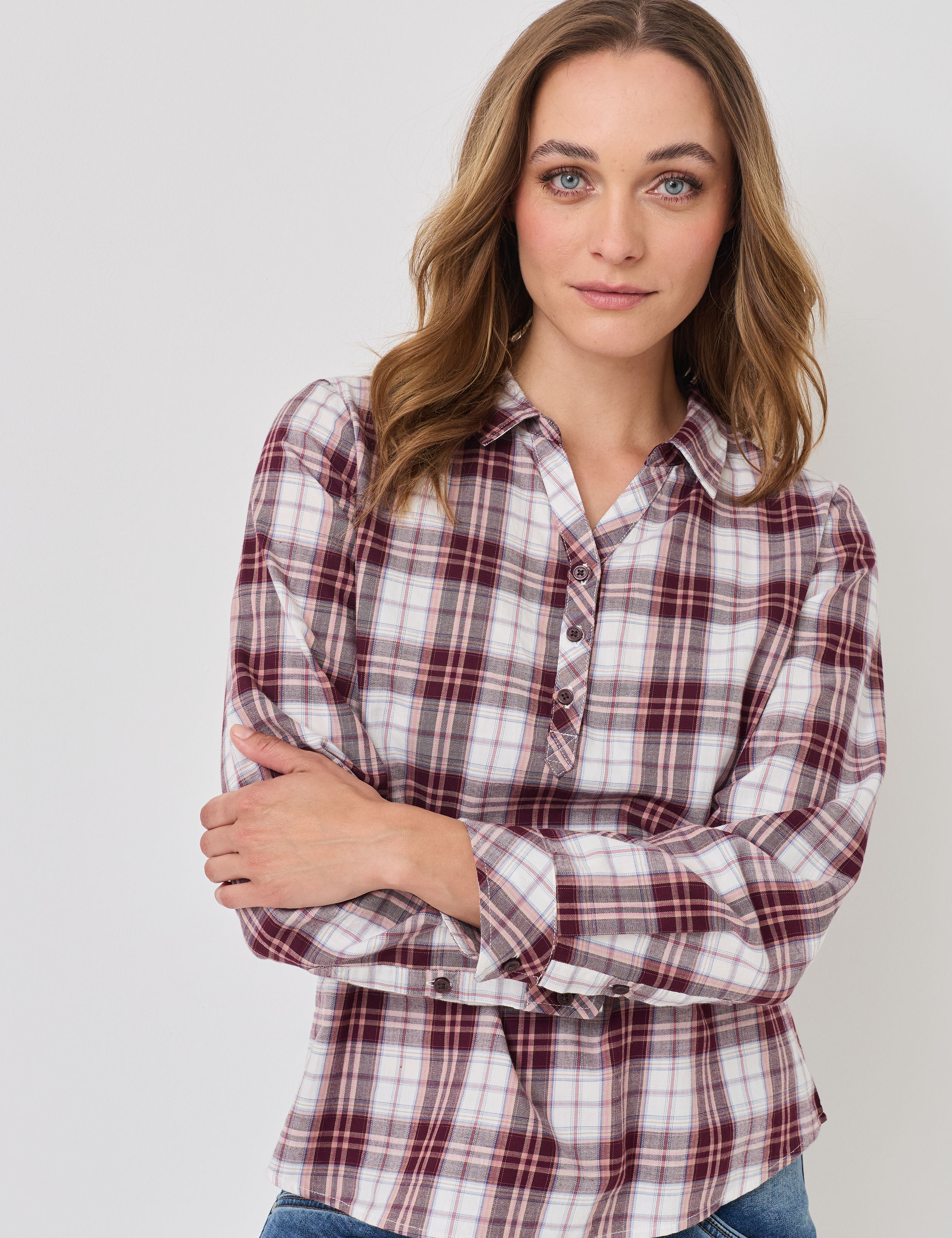 Karobluse mit kurzer Knopfleiste