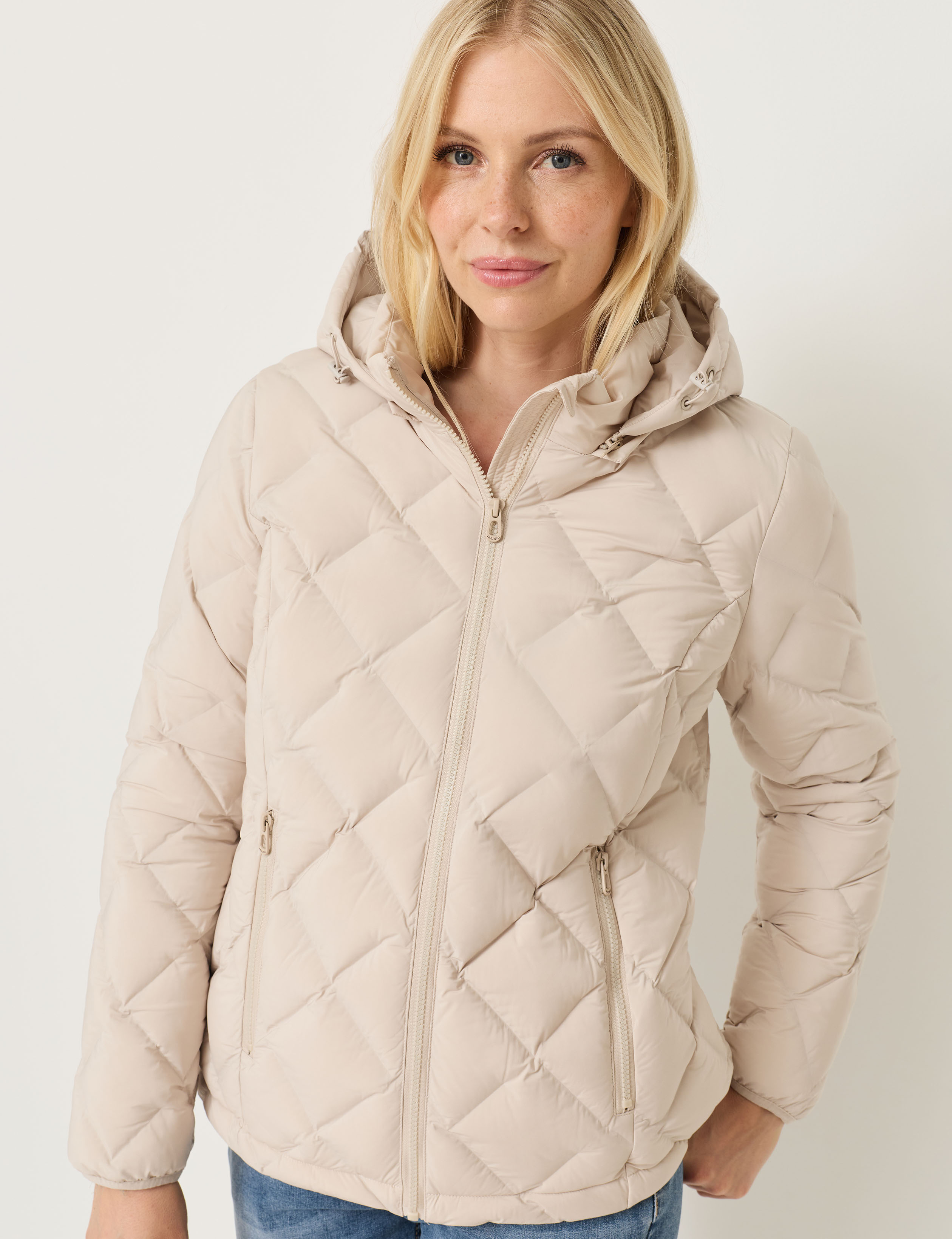 Leichte Steppjacke mit Kapuze
