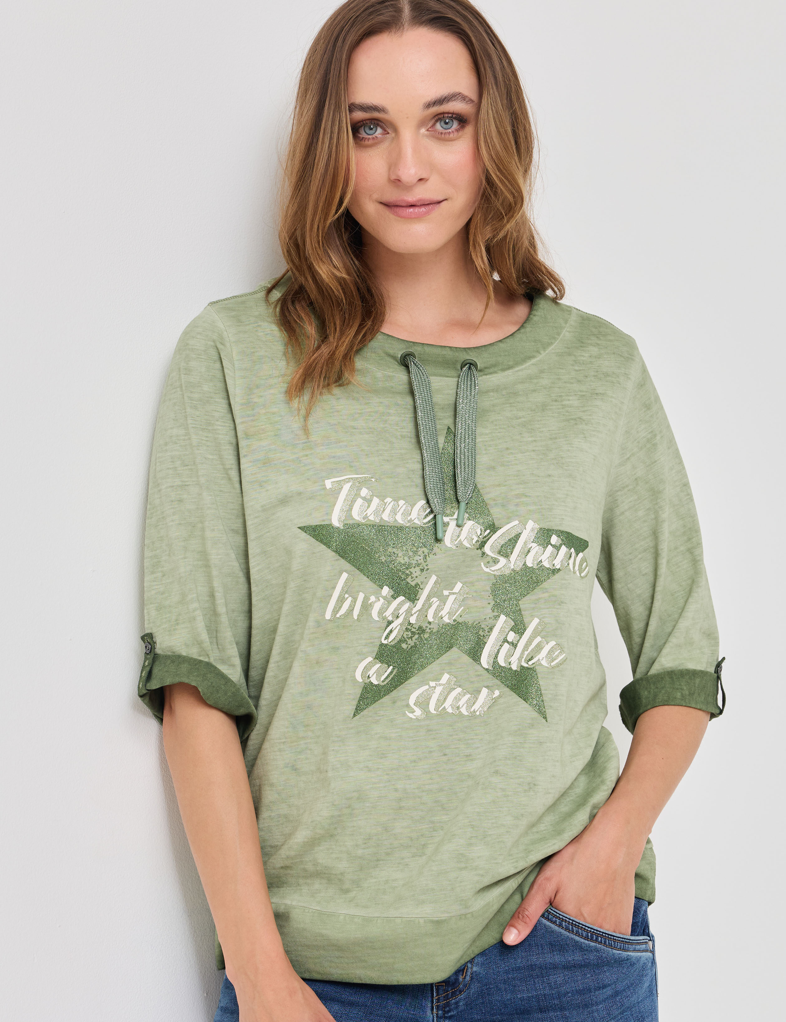 Washed-Out Shirt mit Glitzerdetails