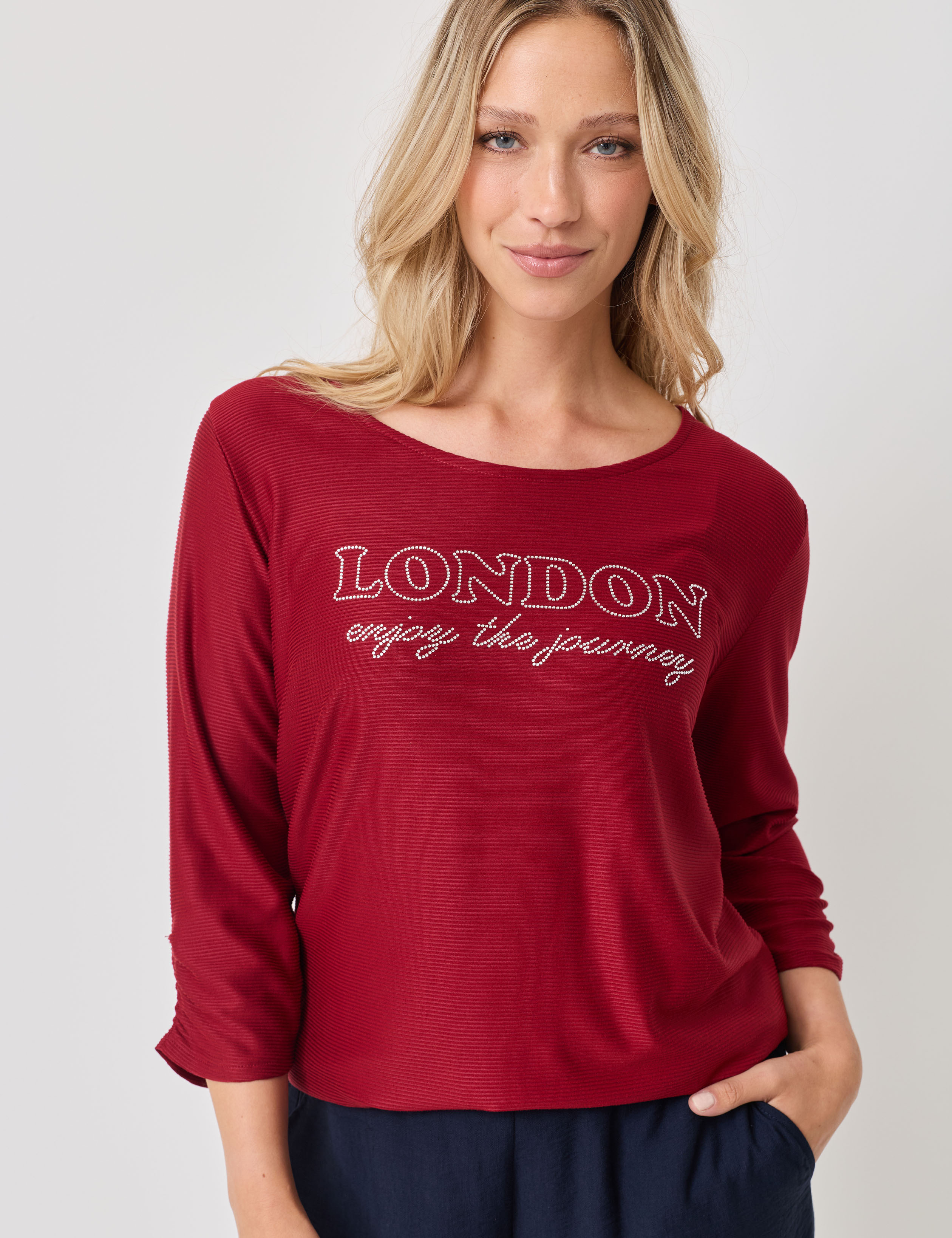 Luftiges Shirt, Glitzer-Applikation