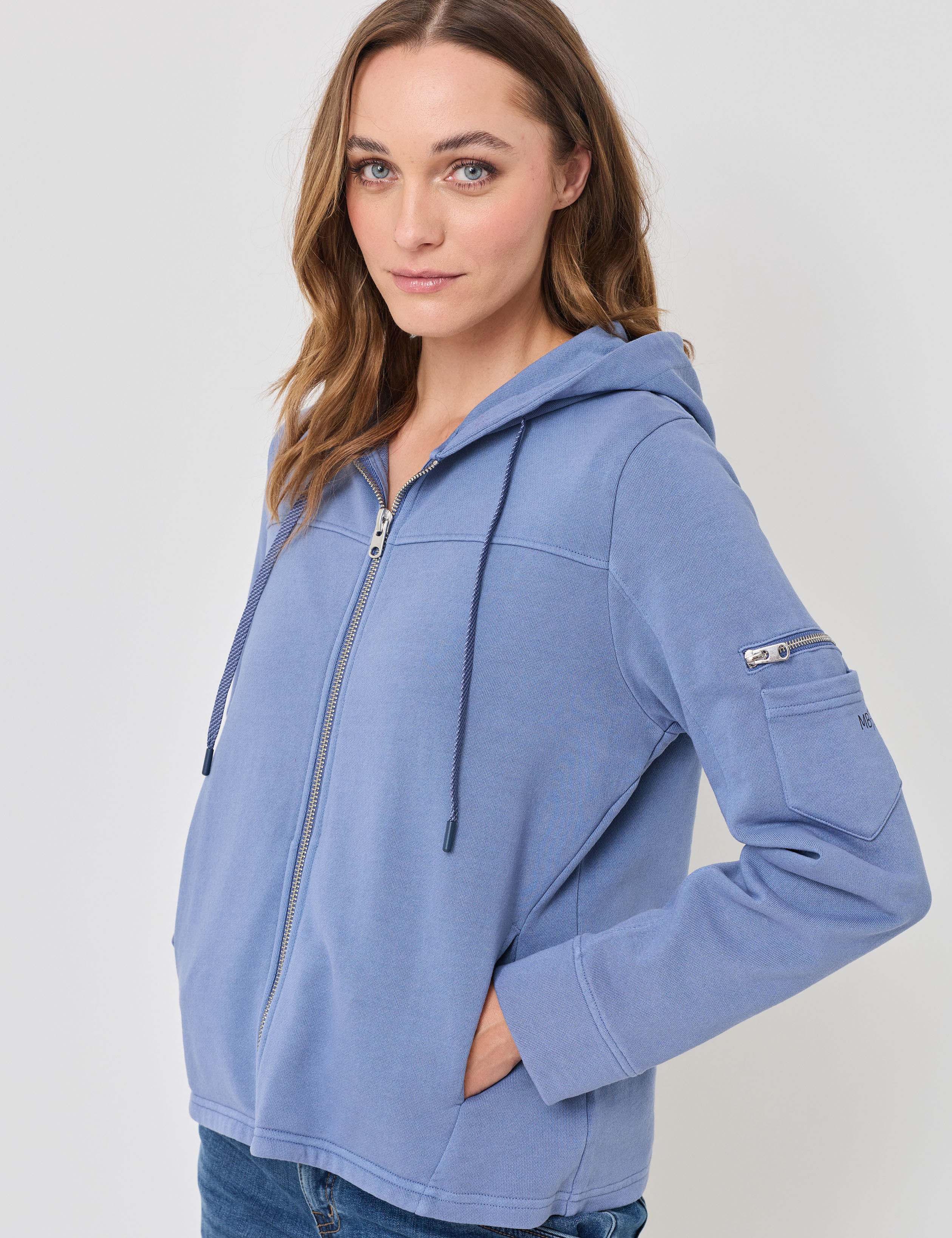 Sweatjacke mit Zip und Kapuze