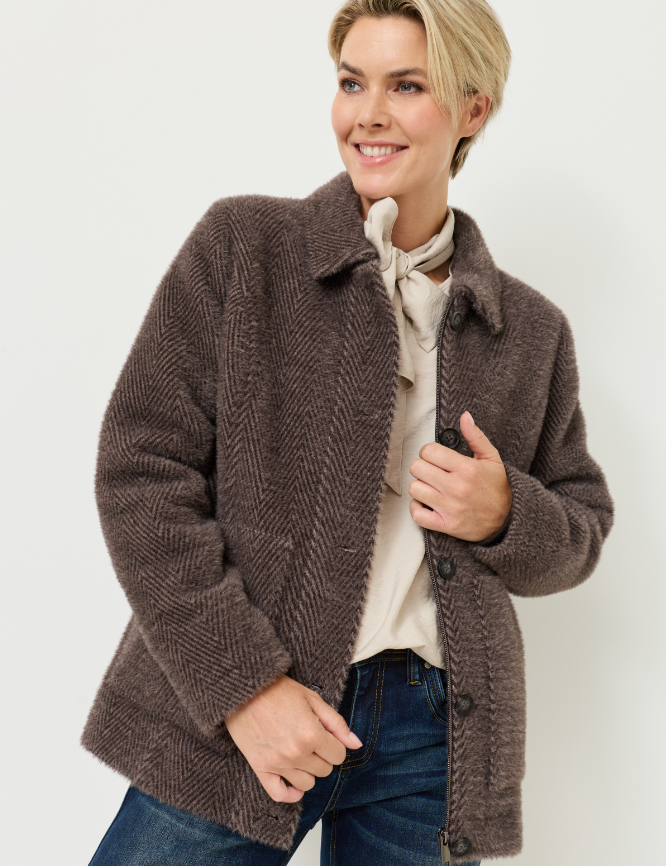 Weiche Flauschjacke mit Kragen
