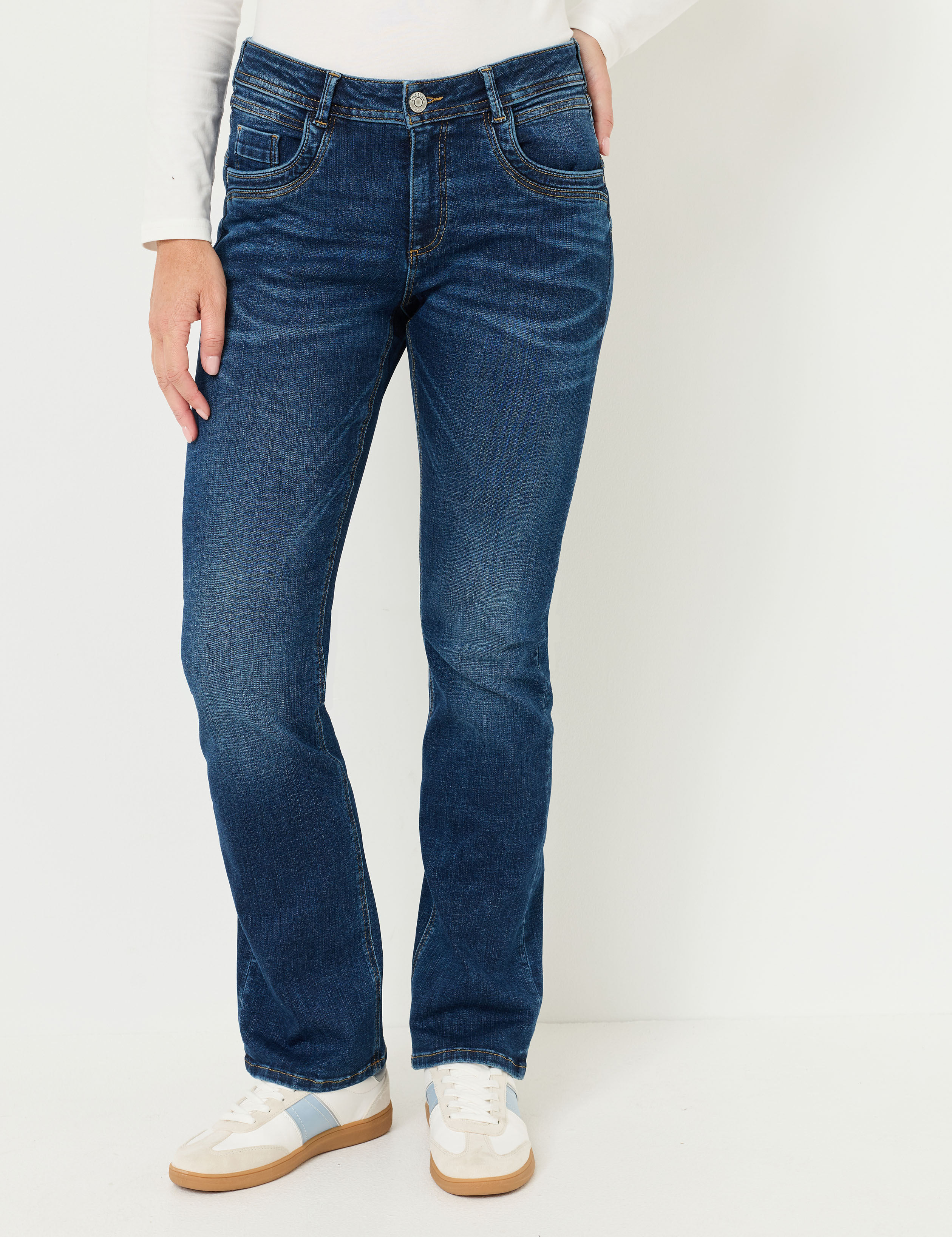 Allrounder: Bequeme Bootcut Jeans