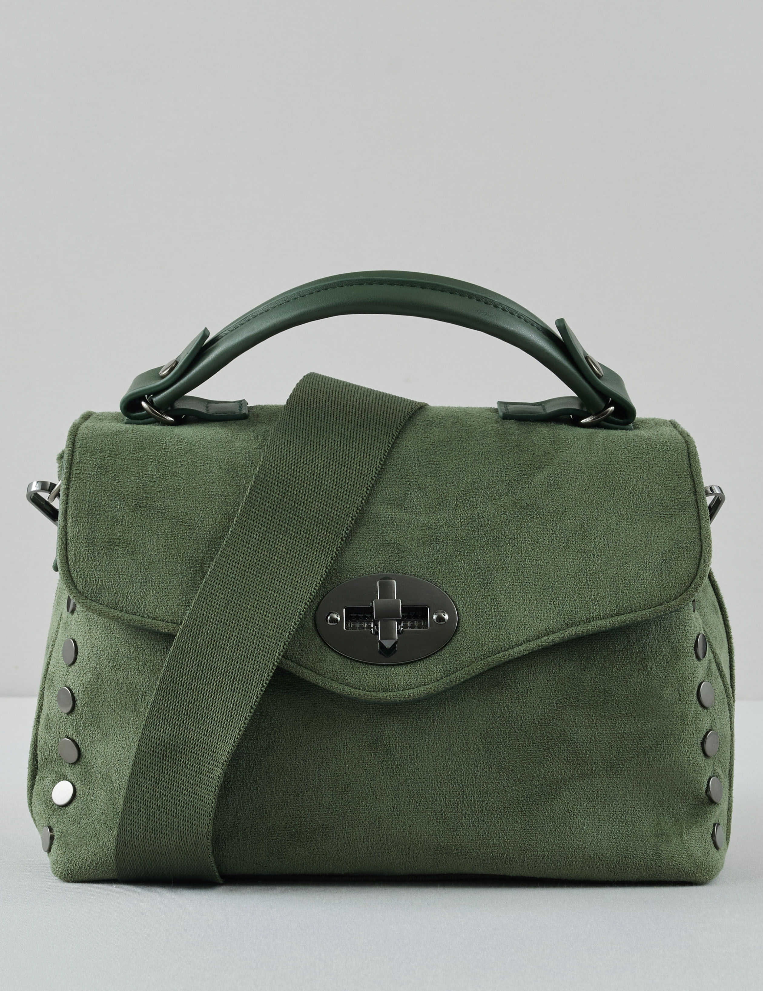 Modische Tasche mit Nietendetails