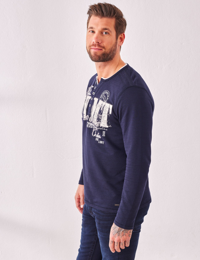 Laid Goods Front View