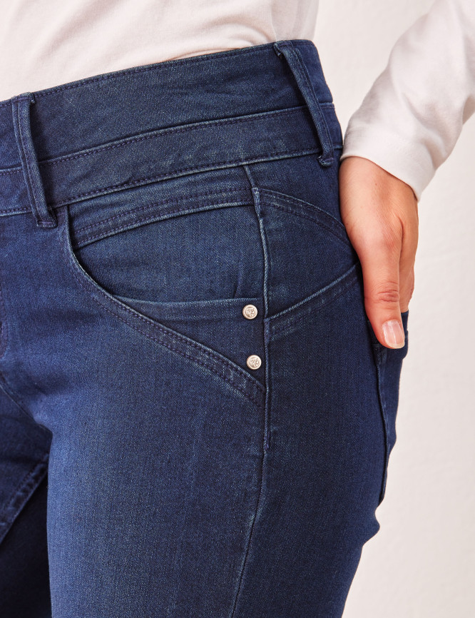 Laid Goods Back View Laid Goods Back View