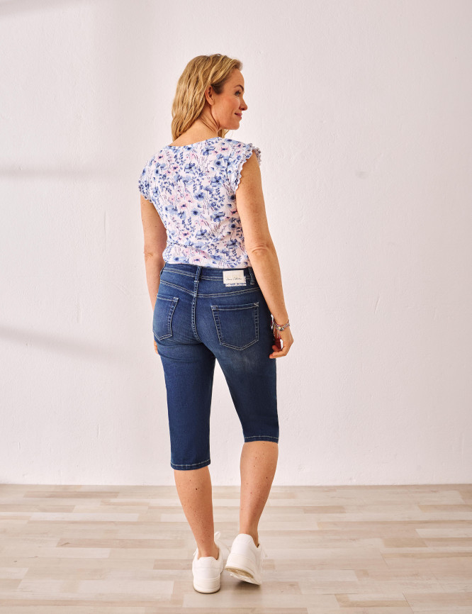 Model Back View