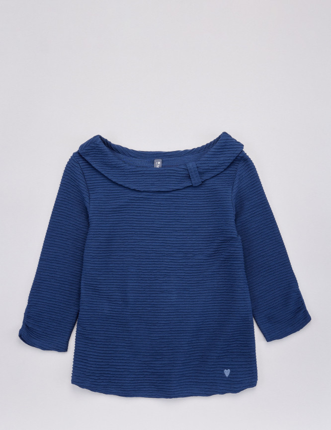 Laid Goods Front View