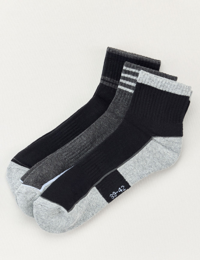 Laid Goods Front View