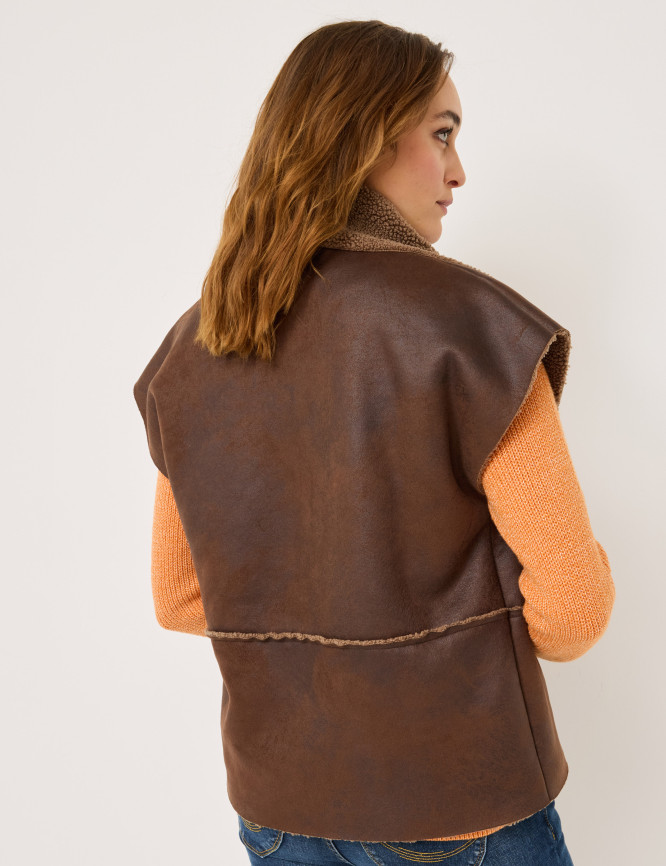 Model Back View