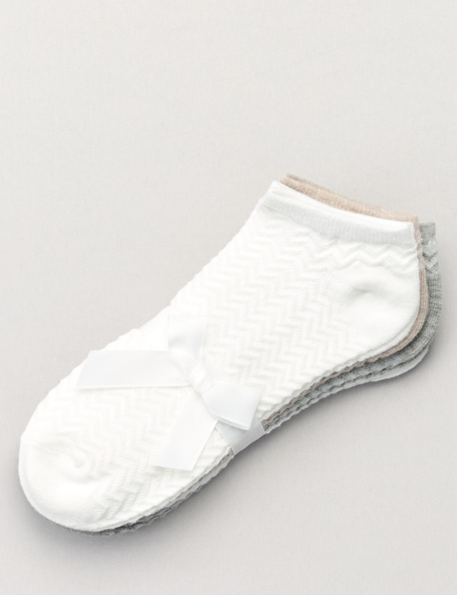 Laid Goods Front View