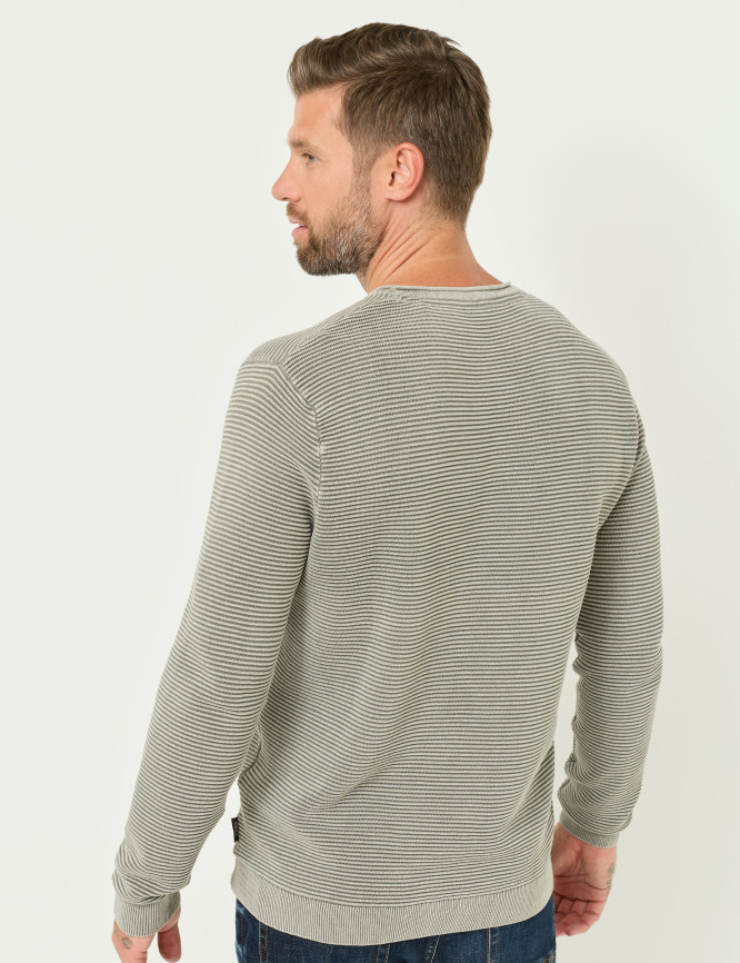 Model Back View