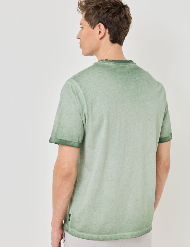 Model Back View