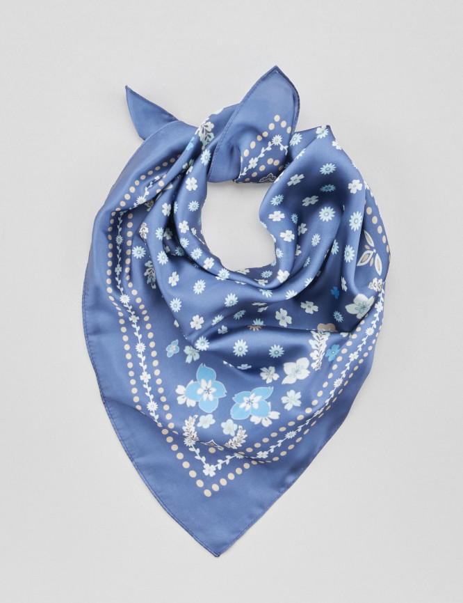 Laid Goods Front View