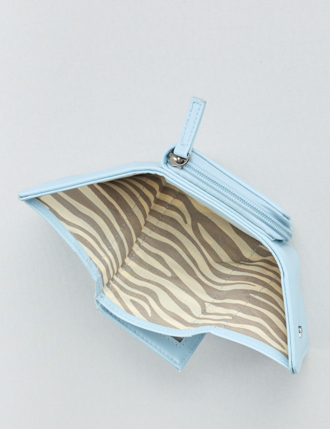 Laid Goods Front View