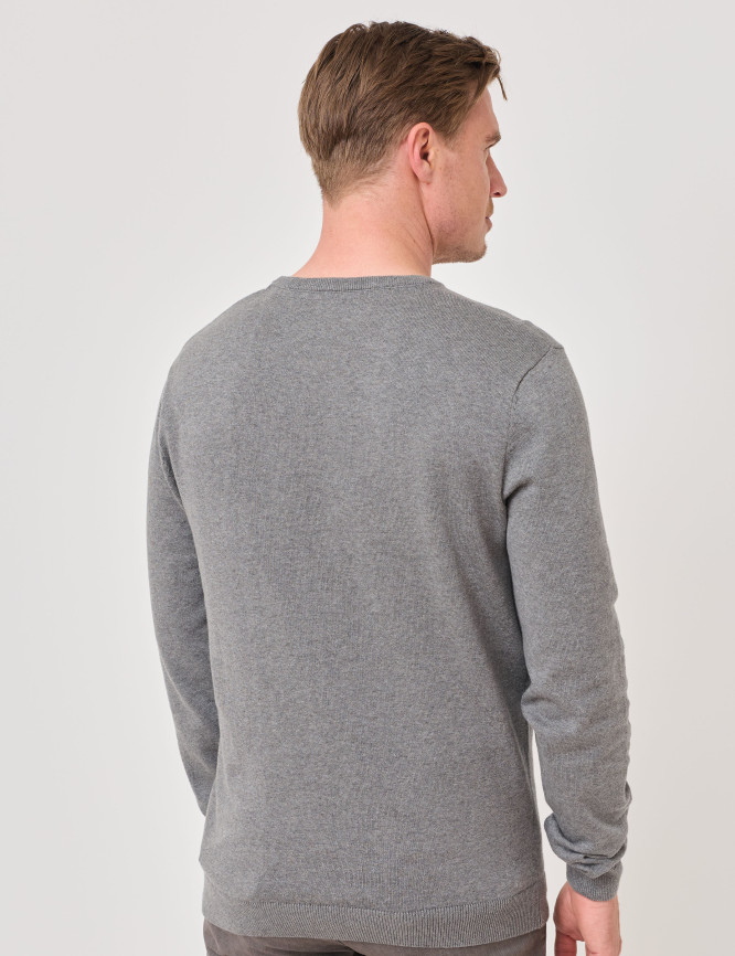 Model Back View