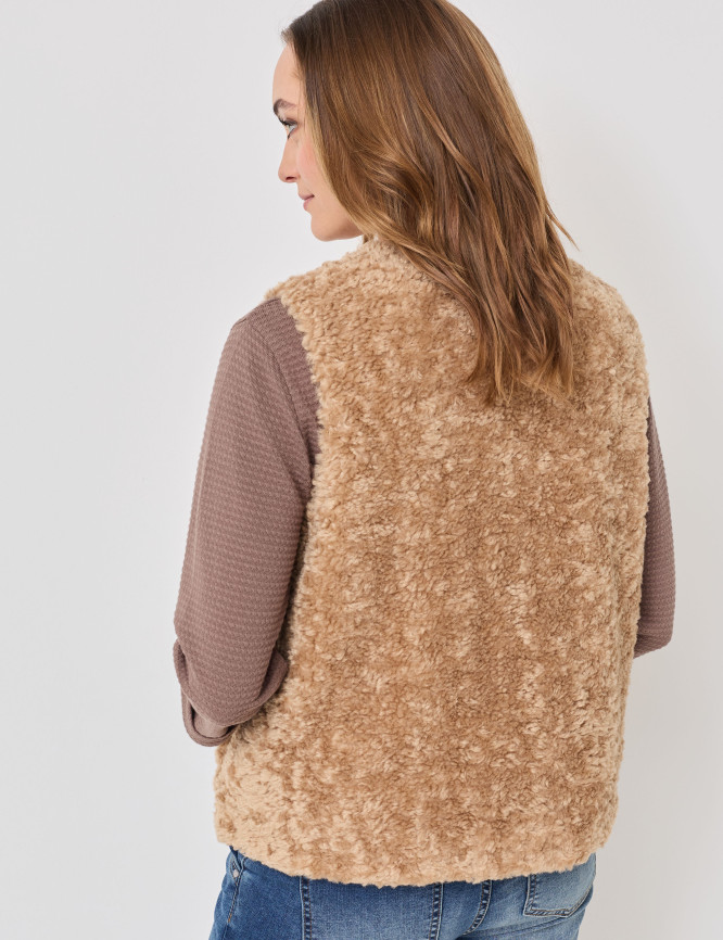Model Back View
