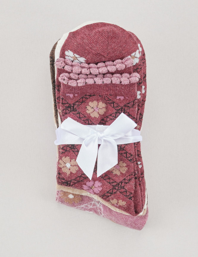 Laid Goods Front View
