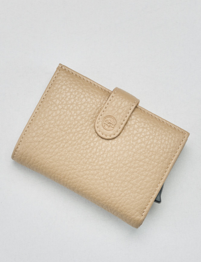 Laid Goods Front View