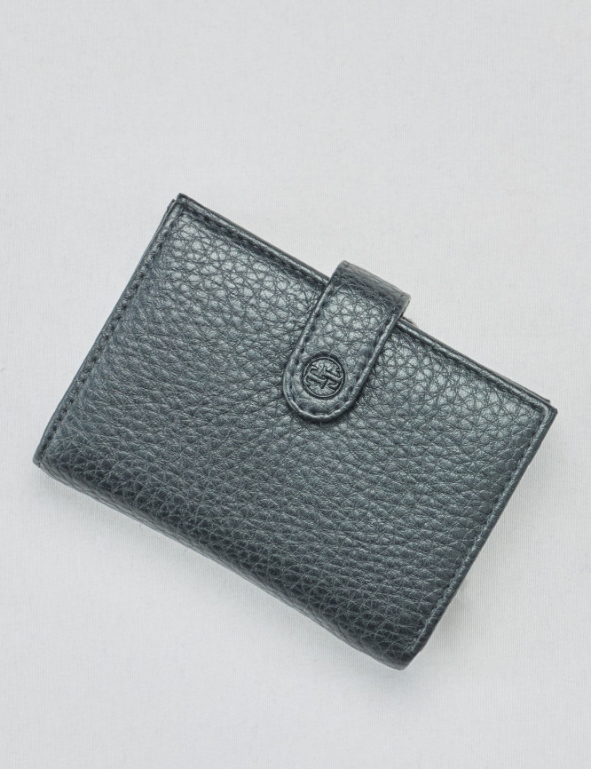 Laid Goods Front View