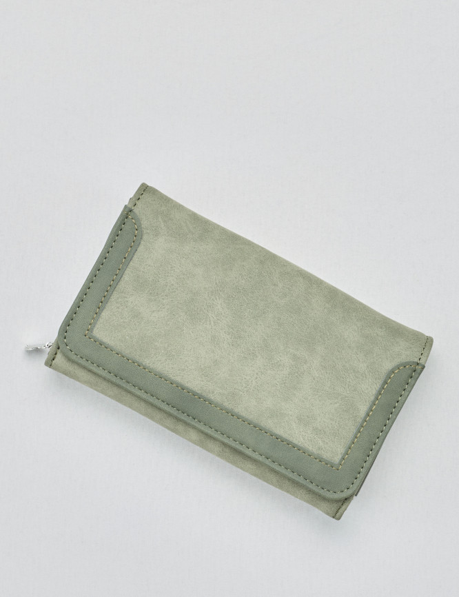 Laid Goods Front View