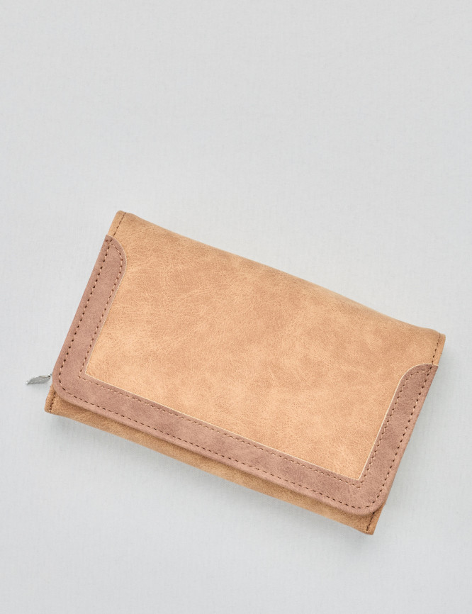 Laid Goods Front View