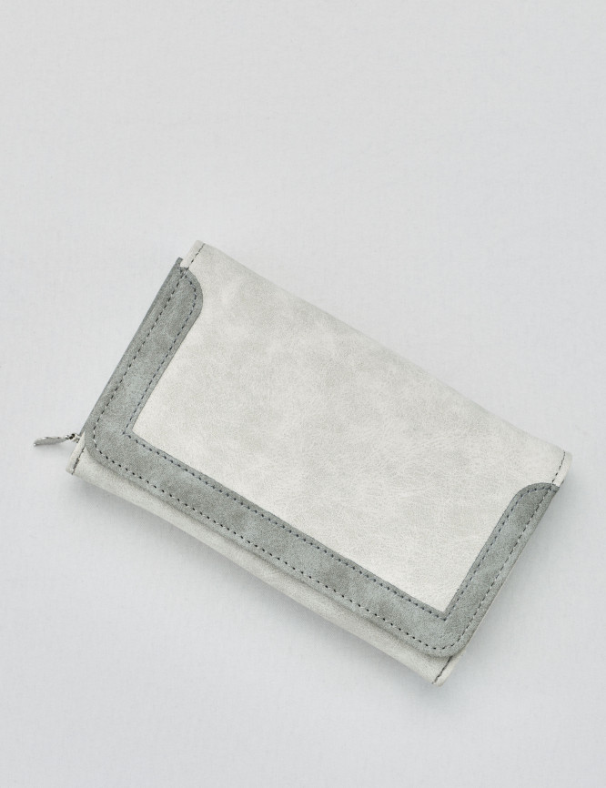 Laid Goods Front View