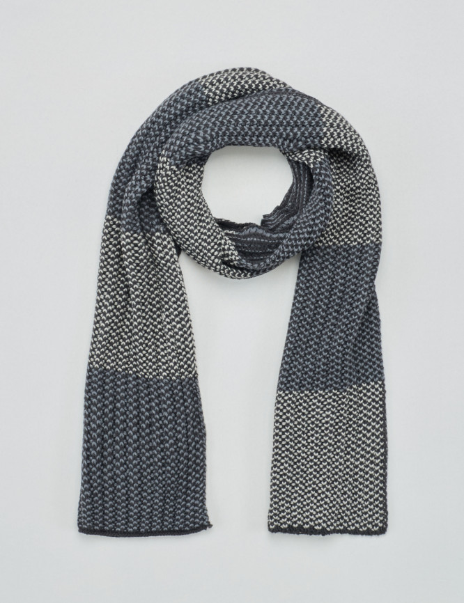 Laid Goods Front View